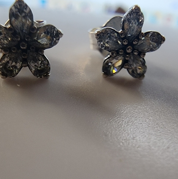 Pandora Sparkling Snowflake Stud Earrings - Picture 6 of 9
